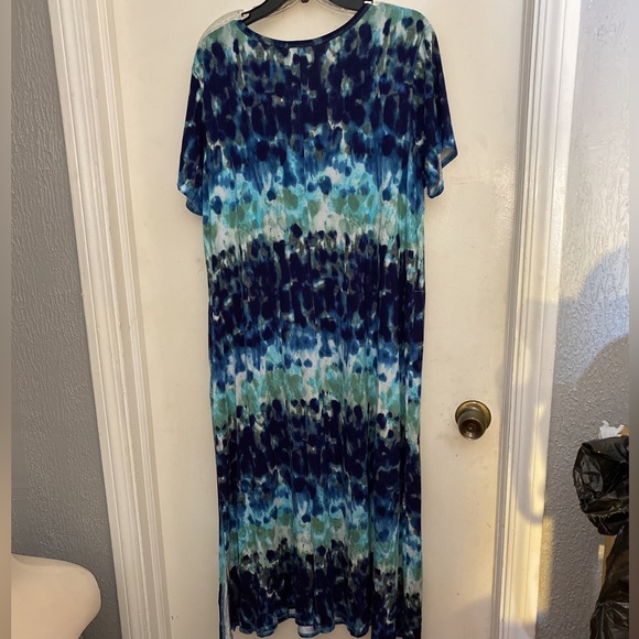 NEW Belle by Kim Gravel Print or Solid V-Neck Maxi
Dress size LP  Sold on QVC - Picture 5 of 10